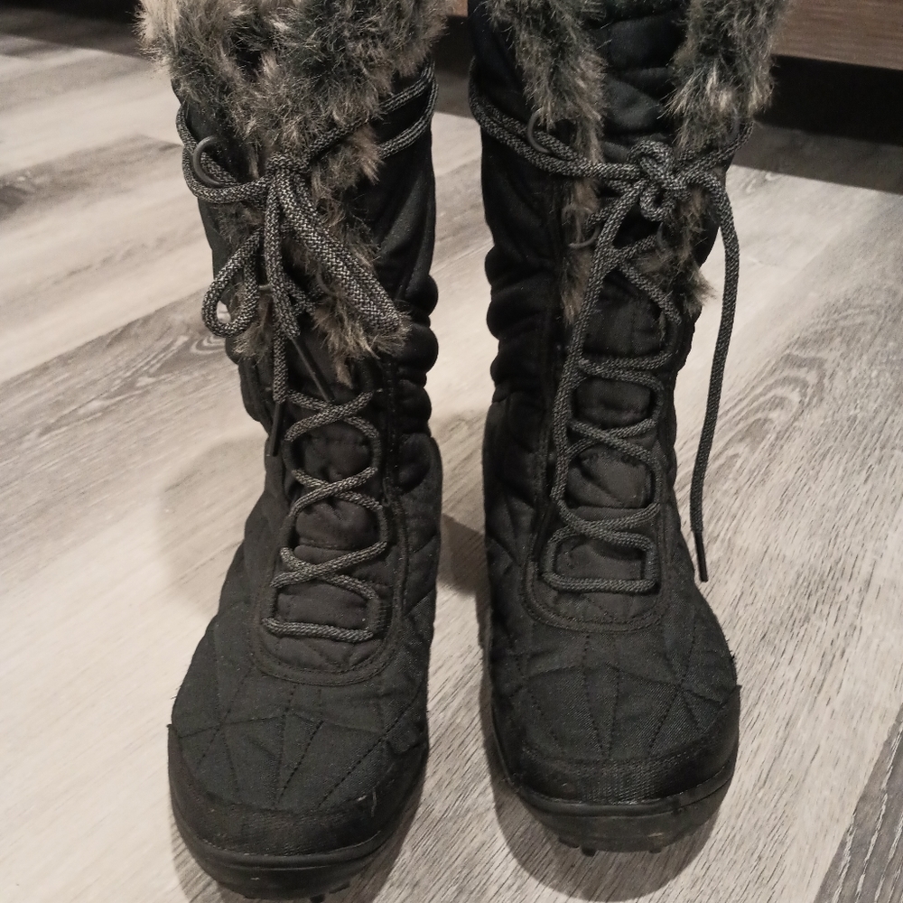 Columbia minx fur snow boots 6.5
